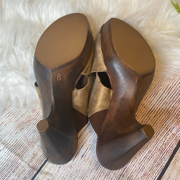 𝅺donald J. Pliner Wooden Wedge Slides Size 8 - Picture 4 of 4